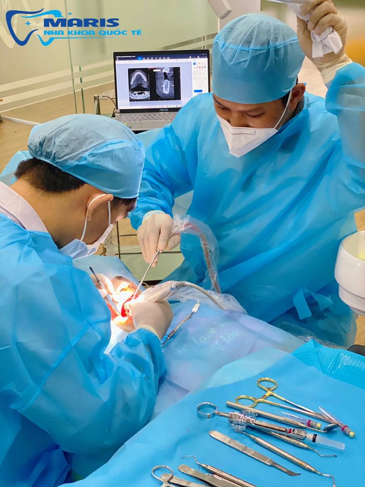 vô khuẩn trong ca tiểu phẫu nha khoa Maris